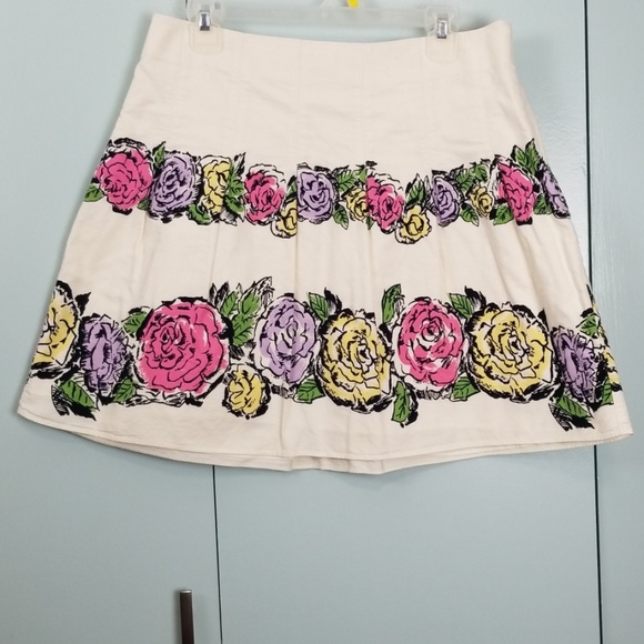 LOFT Dresses & Skirts - LOFT Flower printed skirt size 10 -C9